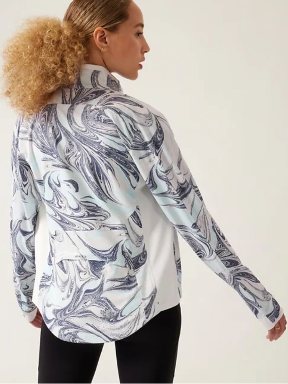 Athleta run with it jacket women’s windbreaker L activewear outdoor gym workout